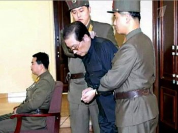 Неудачная шутка: Ким Чен Ын своего дядю собакам не скармливал